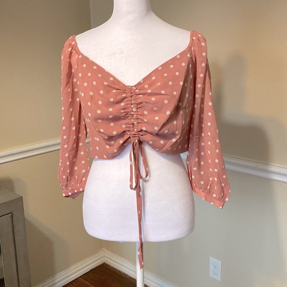 💞 5 for $10💞 Renamed Pink with White Polka Dots Crop Top - Picture 1 of 7